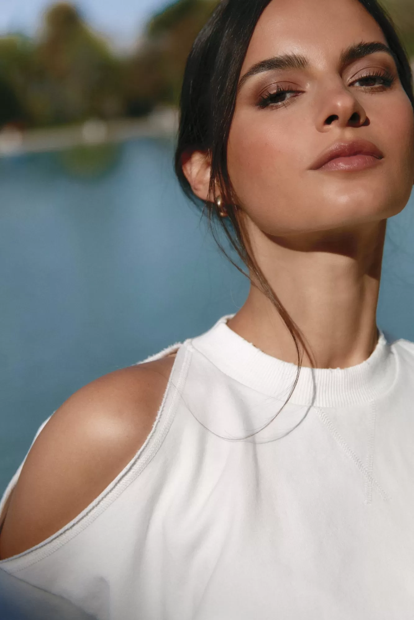 The Akala Studio Milky White Sweater New