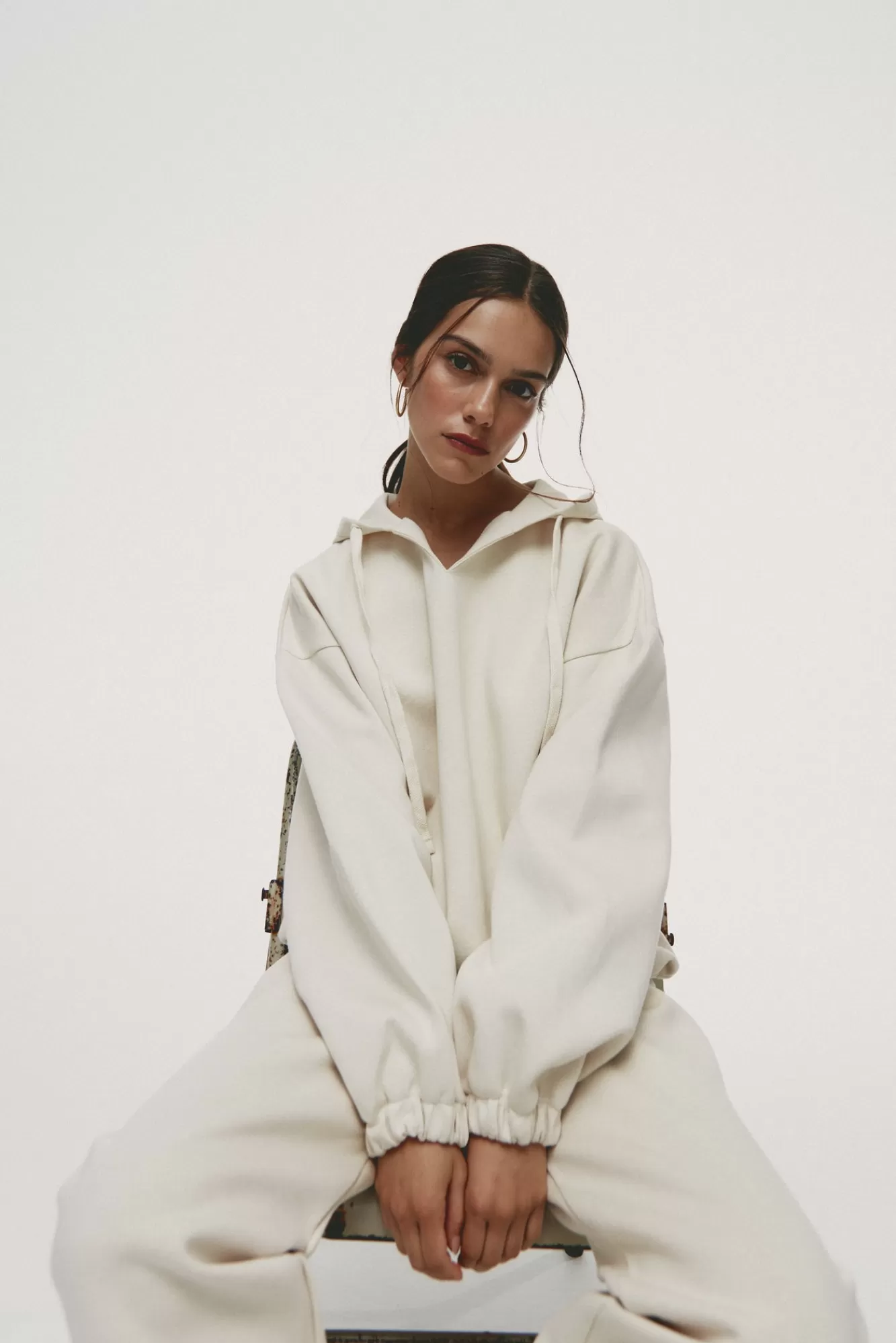 The Akala Studio Polar White Set Fashion
