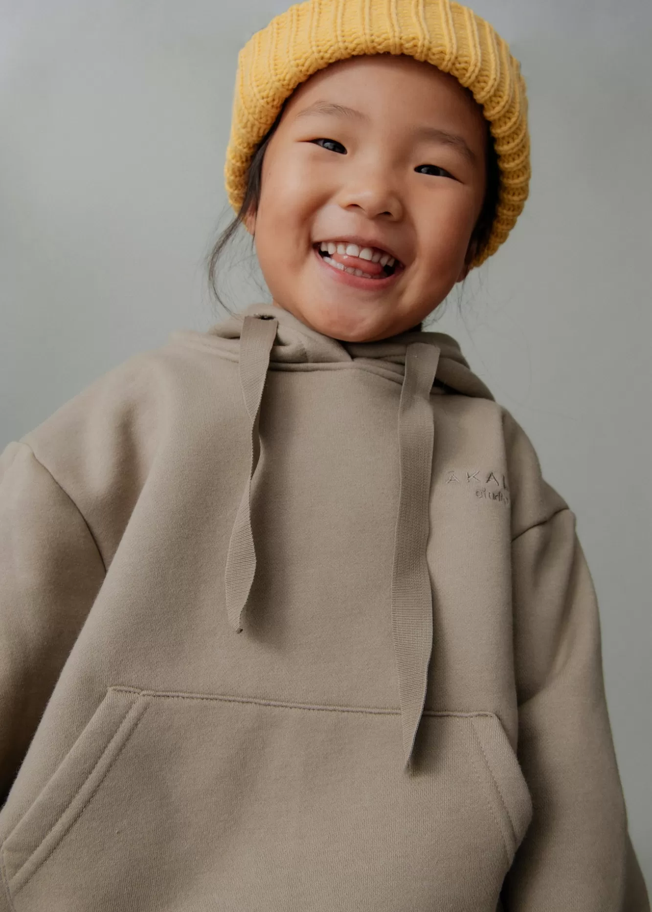 The Akala Studio Sand Hoodie Girl Store